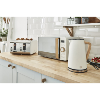 SWAN WHITE KETTLE AND MICROWAVE